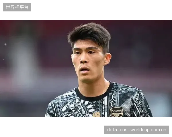 日本队大名单凸显留洋优势,富安健洋与板仓滉领衔的后防线具备欧洲顶级联赛经验。 日本队大名单凸显留洋优势,富安健洋与板仓滉领衔的后防线具备欧洲顶级联赛经验。